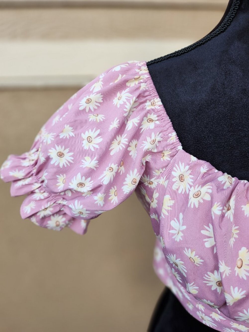 LYANER Pink Daisy Floral Y2K Milkmaid Crop Top Size L Puff Sleeve Ruched Bust - Picture 8 of 11